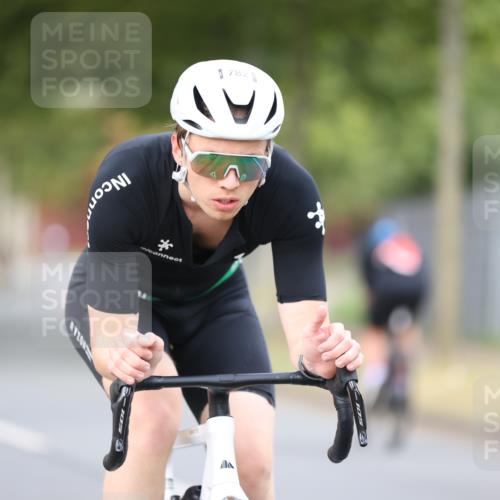 11.08.2024 - GEWOBA Citytriathlon Bremen H.Heesch http://msf.ph/oto/6772919 11.08.2024 11:39:28 Radfahren 782, 823 meine-sportfotos.de