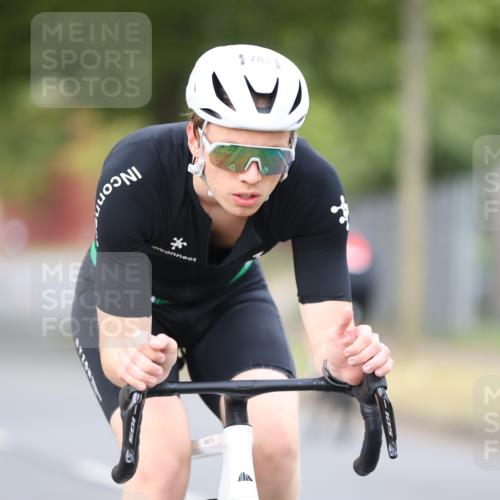 11.08.2024 - GEWOBA Citytriathlon Bremen H.Heesch http://msf.ph/oto/6772922 11.08.2024 11:39:28 Radfahren 782, 823 meine-sportfotos.de