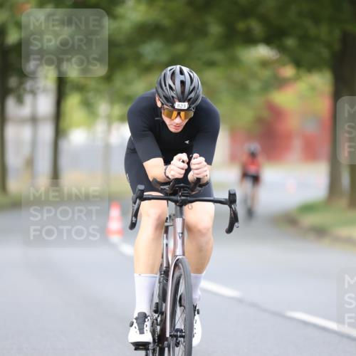 11.08.2024 - GEWOBA Citytriathlon Bremen H.Heesch http://msf.ph/oto/6772927 11.08.2024 11:39:36 Radfahren 782, 823 meine-sportfotos.de