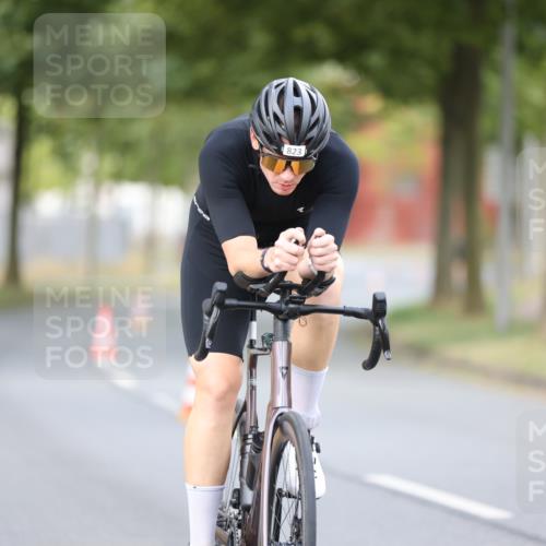 11.08.2024 - GEWOBA Citytriathlon Bremen H.Heesch http://msf.ph/oto/6772935 11.08.2024 11:39:36 Radfahren 782, 823 meine-sportfotos.de