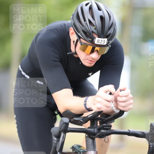 11.08.2024 - GEWOBA Citytriathlon Bremen H.Heesch http://msf.ph/oto/6772966 11.08.2024 11:39:37 Radfahren 782, 823 meine-sportfotos.de