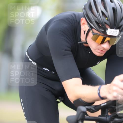 11.08.2024 - GEWOBA Citytriathlon Bremen H.Heesch http://msf.ph/oto/6772972 11.08.2024 11:39:37 Radfahren 782, 823 meine-sportfotos.de