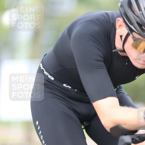 11.08.2024 - GEWOBA Citytriathlon Bremen H.Heesch http://msf.ph/oto/6772977 11.08.2024 11:39:37 Radfahren 782, 823 meine-sportfotos.de