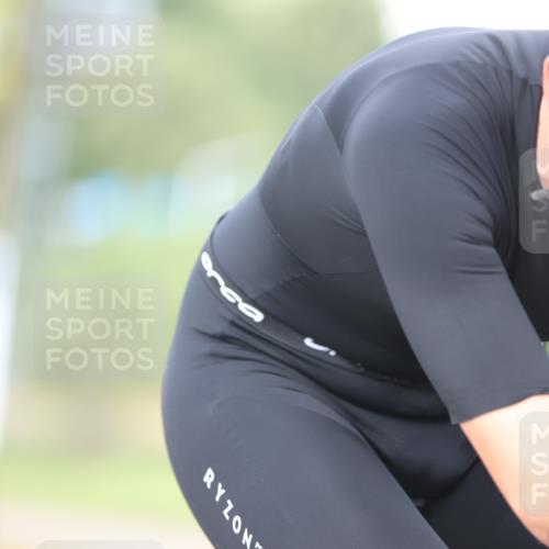 11.08.2024 - GEWOBA Citytriathlon Bremen H.Heesch http://msf.ph/oto/6772980 11.08.2024 11:39:37 Radfahren 782, 823 meine-sportfotos.de