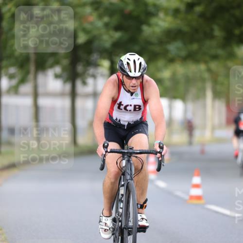 11.08.2024 - GEWOBA Citytriathlon Bremen H.Heesch http://msf.ph/oto/6772989 11.08.2024 11:39:45 Radfahren 807, 820, 823, 878 meine-sportfotos.de