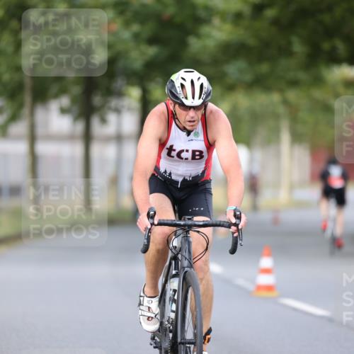 11.08.2024 - GEWOBA Citytriathlon Bremen H.Heesch http://msf.ph/oto/6772995 11.08.2024 11:39:45 Radfahren 807, 820, 823, 878 meine-sportfotos.de