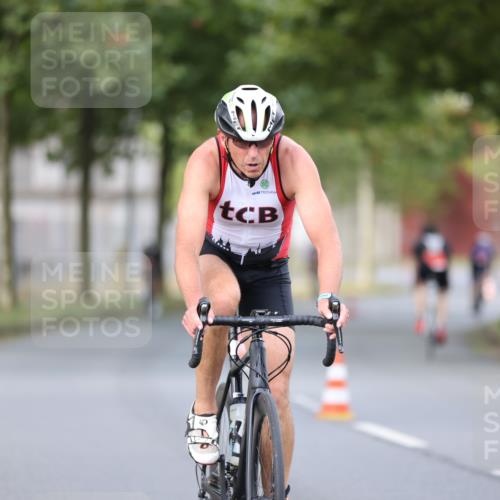 11.08.2024 - GEWOBA Citytriathlon Bremen H.Heesch http://msf.ph/oto/6773001 11.08.2024 11:39:45 Radfahren 807, 820, 823, 878 meine-sportfotos.de