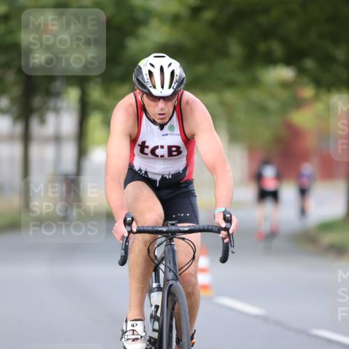 11.08.2024 - GEWOBA Citytriathlon Bremen H.Heesch http://msf.ph/oto/6773006 11.08.2024 11:39:46 Radfahren 807, 820, 823, 878 meine-sportfotos.de