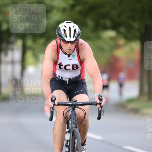 11.08.2024 - GEWOBA Citytriathlon Bremen H.Heesch http://msf.ph/oto/6773011 11.08.2024 11:39:46 Radfahren 807, 820, 823, 878 meine-sportfotos.de