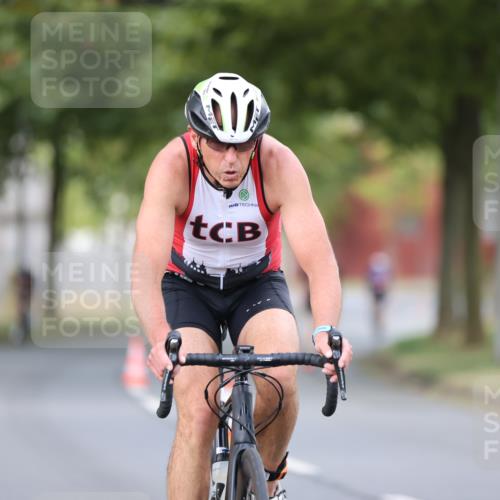 11.08.2024 - GEWOBA Citytriathlon Bremen H.Heesch http://msf.ph/oto/6773013 11.08.2024 11:39:46 Radfahren 807, 820, 823, 878 meine-sportfotos.de