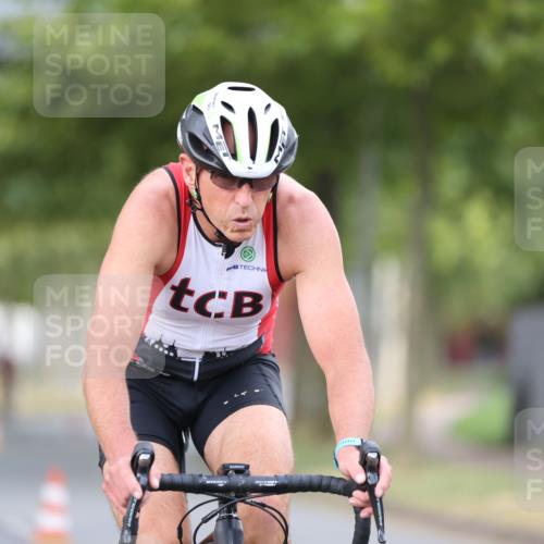 11.08.2024 - GEWOBA Citytriathlon Bremen H.Heesch http://msf.ph/oto/6773026 11.08.2024 11:39:46 Radfahren 807, 820, 823, 878 meine-sportfotos.de