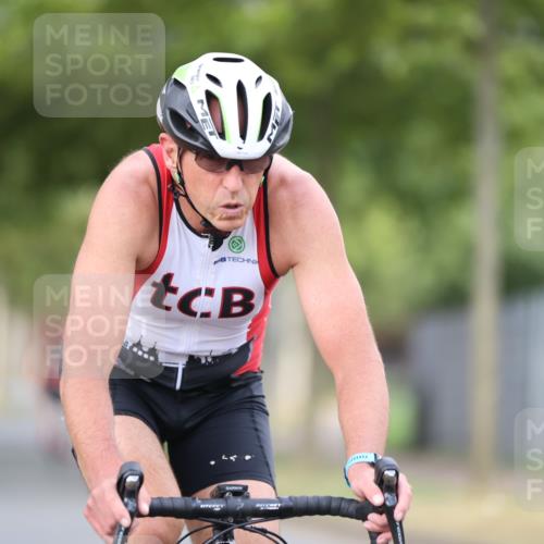 11.08.2024 - GEWOBA Citytriathlon Bremen H.Heesch http://msf.ph/oto/6773032 11.08.2024 11:39:46 Radfahren 807, 820, 823, 878 meine-sportfotos.de