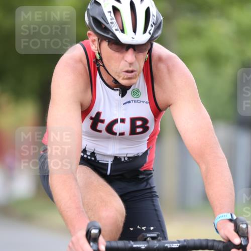 11.08.2024 - GEWOBA Citytriathlon Bremen H.Heesch http://msf.ph/oto/6773041 11.08.2024 11:39:46 Radfahren 807, 820, 823, 878 meine-sportfotos.de