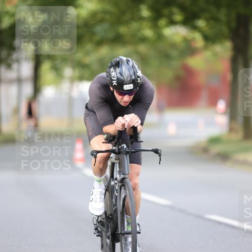 11.08.2024 - GEWOBA Citytriathlon Bremen H.Heesch http://msf.ph/oto/6773049 11.08.2024 11:39:51 Radfahren 807, 820, 878 meine-sportfotos.de