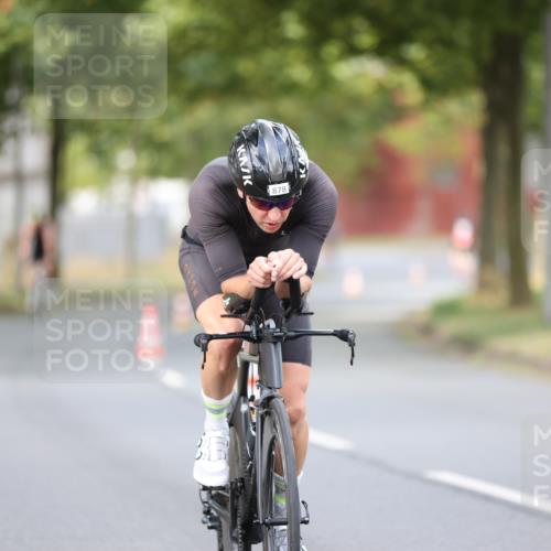 11.08.2024 - GEWOBA Citytriathlon Bremen H.Heesch http://msf.ph/oto/6773052 11.08.2024 11:39:51 Radfahren 807, 820, 878 meine-sportfotos.de