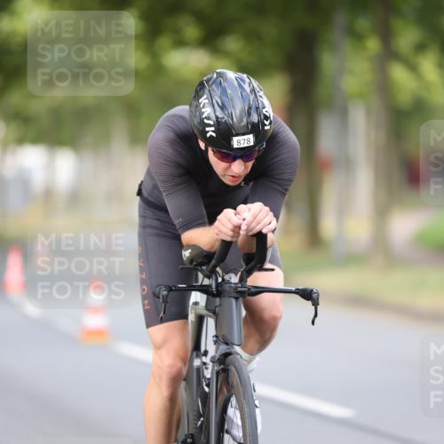 11.08.2024 - GEWOBA Citytriathlon Bremen H.Heesch http://msf.ph/oto/6773064 11.08.2024 11:39:51 Radfahren 807, 820, 878 meine-sportfotos.de