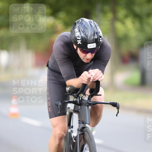11.08.2024 - GEWOBA Citytriathlon Bremen H.Heesch http://msf.ph/oto/6773070 11.08.2024 11:39:52 Radfahren 807, 820, 878 meine-sportfotos.de