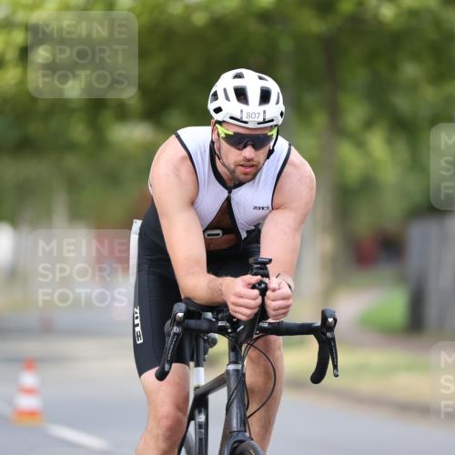 11.08.2024 - GEWOBA Citytriathlon Bremen H.Heesch http://msf.ph/oto/6773103 11.08.2024 11:39:54 Radfahren 744, 807, 820, 878 meine-sportfotos.de