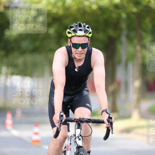 11.08.2024 - GEWOBA Citytriathlon Bremen H.Heesch http://msf.ph/oto/6773156 11.08.2024 11:39:57 Radfahren 744, 807, 820, 878 meine-sportfotos.de