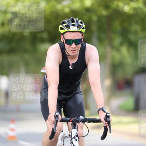 11.08.2024 - GEWOBA Citytriathlon Bremen H.Heesch http://msf.ph/oto/6773162 11.08.2024 11:39:57 Radfahren 744, 807, 820, 878 meine-sportfotos.de