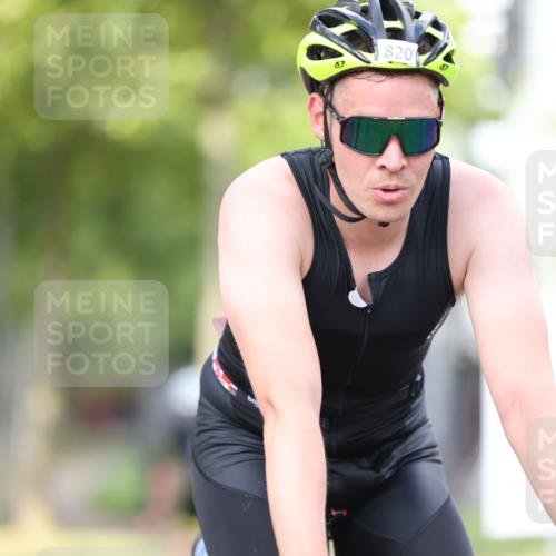 11.08.2024 - GEWOBA Citytriathlon Bremen H.Heesch http://msf.ph/oto/6773184 11.08.2024 11:39:57 Radfahren 744, 807, 820, 878 meine-sportfotos.de