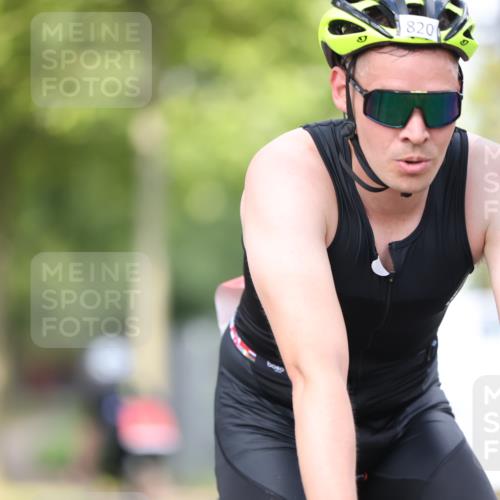 11.08.2024 - GEWOBA Citytriathlon Bremen H.Heesch http://msf.ph/oto/6773187 11.08.2024 11:39:57 Radfahren 744, 807, 820, 878 meine-sportfotos.de