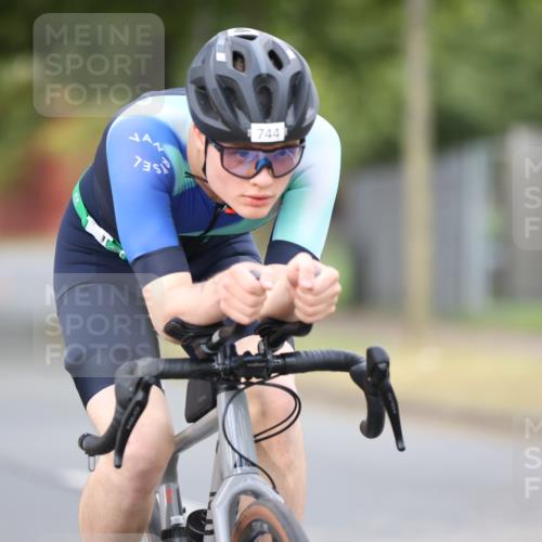 11.08.2024 - GEWOBA Citytriathlon Bremen H.Heesch http://msf.ph/oto/6773216 11.08.2024 11:40:06 Radfahren 744, 807, 820, 858 meine-sportfotos.de