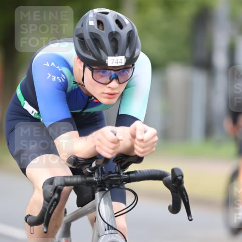 11.08.2024 - GEWOBA Citytriathlon Bremen H.Heesch http://msf.ph/oto/6773222 11.08.2024 11:40:06 Radfahren 744, 807, 820, 858 meine-sportfotos.de