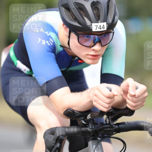 11.08.2024 - GEWOBA Citytriathlon Bremen H.Heesch http://msf.ph/oto/6773233 11.08.2024 11:40:06 Radfahren 744, 807, 820, 858 meine-sportfotos.de