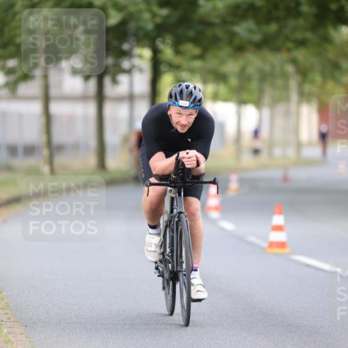 11.08.2024 - GEWOBA Citytriathlon Bremen H.Heesch http://msf.ph/oto/6773243 11.08.2024 11:40:14 Radfahren 744, 754, 767, 858 meine-sportfotos.de
