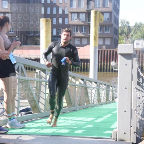 11.08.2024 - GEWOBA Citytriathlon Bremen Lena Gebhardt http://msf.ph/oto/6773250 11.08.2024 10:06:36 Schwimmen 46, 72, 105 meine-sportfotos.de