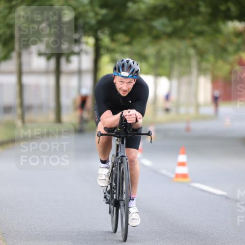 11.08.2024 - GEWOBA Citytriathlon Bremen H.Heesch http://msf.ph/oto/6773253 11.08.2024 11:40:14 Radfahren 744, 754, 767, 858 meine-sportfotos.de