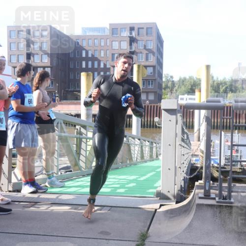 11.08.2024 - GEWOBA Citytriathlon Bremen Lena Gebhardt http://msf.ph/oto/6773264 11.08.2024 10:06:37 Schwimmen 46, 72, 105 meine-sportfotos.de