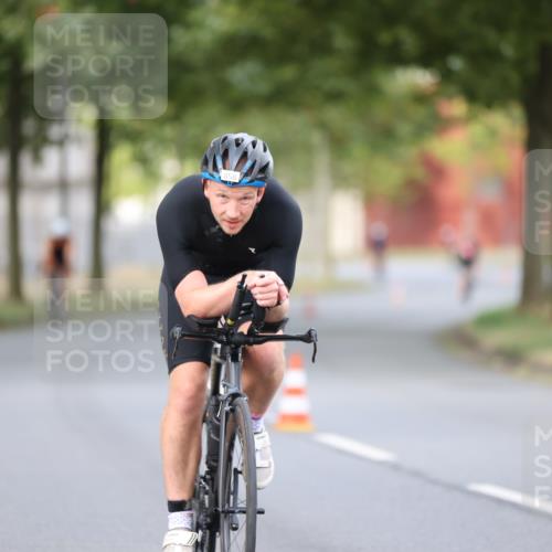11.08.2024 - GEWOBA Citytriathlon Bremen H.Heesch http://msf.ph/oto/6773270 11.08.2024 11:40:14 Radfahren 744, 754, 767, 858 meine-sportfotos.de