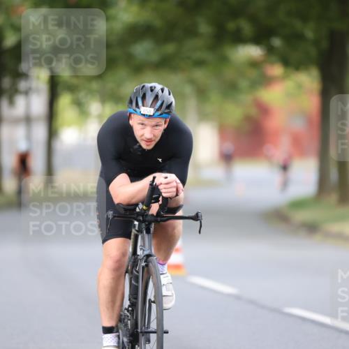11.08.2024 - GEWOBA Citytriathlon Bremen H.Heesch http://msf.ph/oto/6773275 11.08.2024 11:40:14 Radfahren 744, 754, 767, 858 meine-sportfotos.de