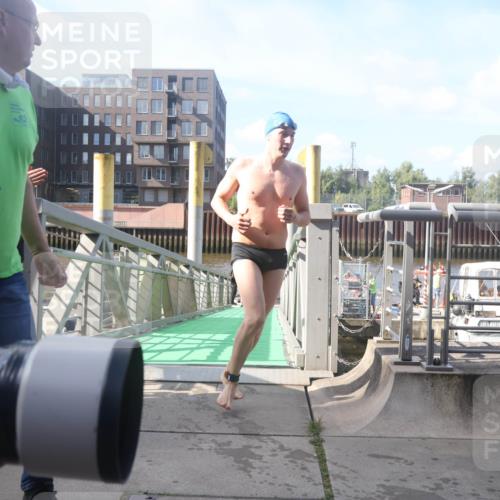 11.08.2024 - GEWOBA Citytriathlon Bremen Lena Gebhardt http://msf.ph/oto/6773282 11.08.2024 10:07:38 Schwimmen 8, 56, 59, 95 meine-sportfotos.de