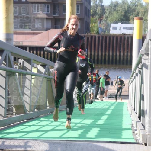 11.08.2024 - GEWOBA Citytriathlon Bremen Lena Gebhardt http://msf.ph/oto/6773305 11.08.2024 10:07:48 Schwimmen 8, 59, 75, 87, 95, 106 meine-sportfotos.de