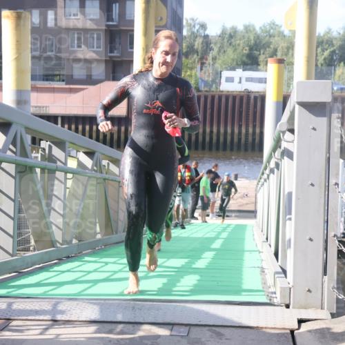 11.08.2024 - GEWOBA Citytriathlon Bremen Lena Gebhardt http://msf.ph/oto/6773312 11.08.2024 10:07:49 Schwimmen 8, 59, 75, 87, 96, 106 meine-sportfotos.de