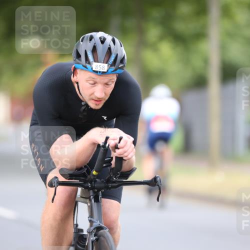 11.08.2024 - GEWOBA Citytriathlon Bremen H.Heesch http://msf.ph/oto/6773317 11.08.2024 11:40:15 Radfahren 744, 754, 767, 858 meine-sportfotos.de