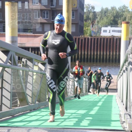 11.08.2024 - GEWOBA Citytriathlon Bremen Lena Gebhardt http://msf.ph/oto/6773327 11.08.2024 10:07:51 Schwimmen 7, 8, 59, 75, 79, 87, 96, 106 meine-sportfotos.de