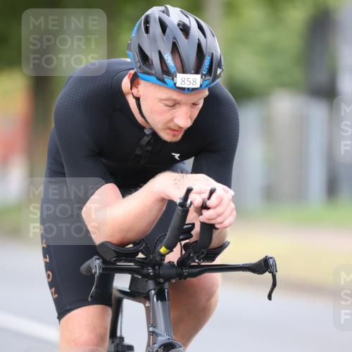 11.08.2024 - GEWOBA Citytriathlon Bremen H.Heesch http://msf.ph/oto/6773329 11.08.2024 11:40:15 Radfahren 744, 754, 767, 858 meine-sportfotos.de