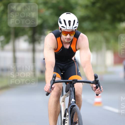 11.08.2024 - GEWOBA Citytriathlon Bremen H.Heesch http://msf.ph/oto/6773358 11.08.2024 11:40:20 Radfahren 754, 767, 772, 858 meine-sportfotos.de