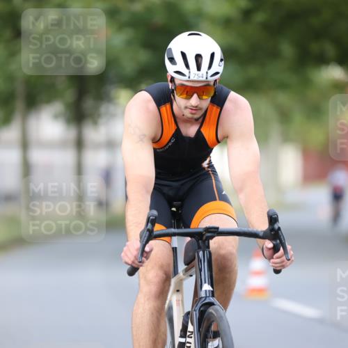 11.08.2024 - GEWOBA Citytriathlon Bremen H.Heesch http://msf.ph/oto/6773363 11.08.2024 11:40:20 Radfahren 754, 767, 772, 858 meine-sportfotos.de