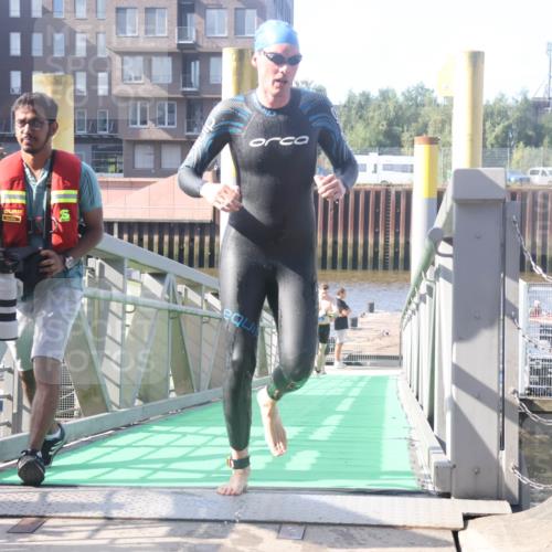 11.08.2024 - GEWOBA Citytriathlon Bremen Lena Gebhardt http://msf.ph/oto/6773390 11.08.2024 10:07:58 Schwimmen 3, 7, 8, 75, 79, 82, 87, 96, 106 meine-sportfotos.de