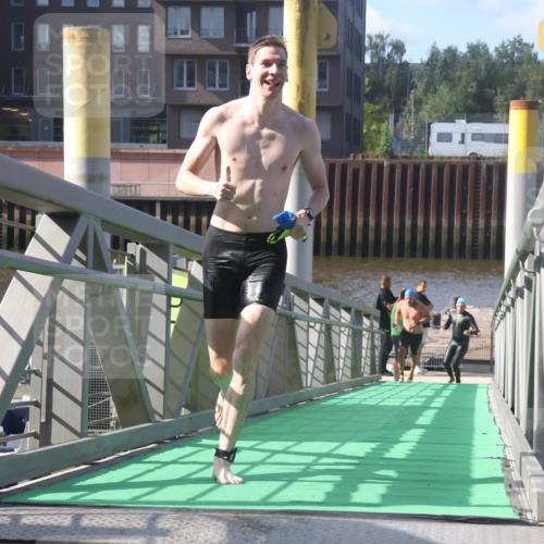 11.08.2024 - GEWOBA Citytriathlon Bremen Lena Gebhardt http://msf.ph/oto/6773397 11.08.2024 10:08:03 Schwimmen 3, 7, 75, 79, 82, 87, 96, 106 meine-sportfotos.de