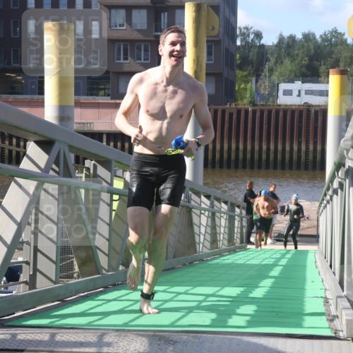 11.08.2024 - GEWOBA Citytriathlon Bremen Lena Gebhardt http://msf.ph/oto/6773400 11.08.2024 10:08:03 Schwimmen 3, 7, 75, 79, 82, 87, 96, 106 meine-sportfotos.de
