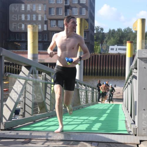 11.08.2024 - GEWOBA Citytriathlon Bremen Lena Gebhardt http://msf.ph/oto/6773403 11.08.2024 10:08:04 Schwimmen 3, 7, 75, 79, 82, 87, 96, 106 meine-sportfotos.de