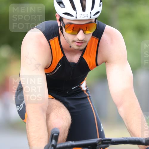 11.08.2024 - GEWOBA Citytriathlon Bremen H.Heesch http://msf.ph/oto/6773412 11.08.2024 11:40:21 Radfahren 754, 767, 772, 858 meine-sportfotos.de
