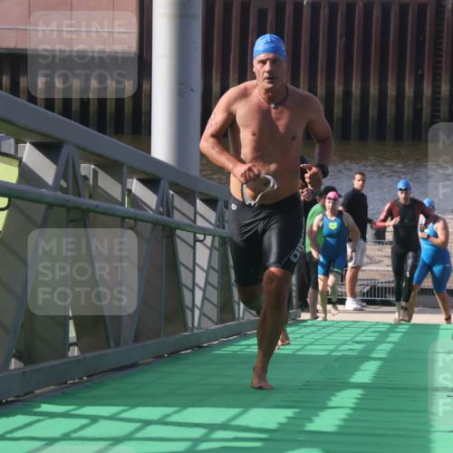 11.08.2024 - GEWOBA Citytriathlon Bremen Lena Gebhardt http://msf.ph/oto/6773421 11.08.2024 10:08:09 Schwimmen 3, 7, 65, 71, 79, 82, 87, 96, 106, 108 meine-sportfotos.de