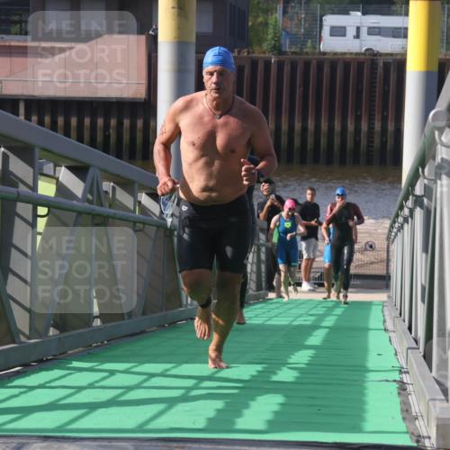 11.08.2024 - GEWOBA Citytriathlon Bremen Lena Gebhardt http://msf.ph/oto/6773433 11.08.2024 10:08:09 Schwimmen 3, 7, 65, 71, 79, 82, 87, 96, 106, 108 meine-sportfotos.de